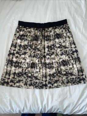 Ann Taylor Black & Cream Tie-Dye A-Line Skirt